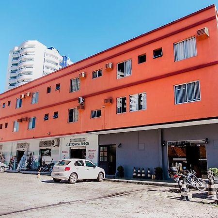 Hotel Oasis ฟลอเรียนอโปลิส ภายนอก รูปภาพ