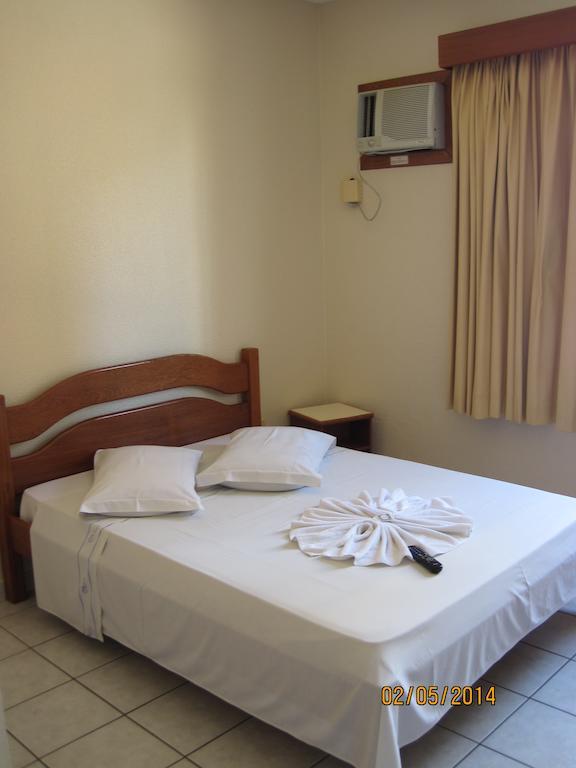 Hotel Oasis ฟลอเรียนอโปลิส ภายนอก รูปภาพ