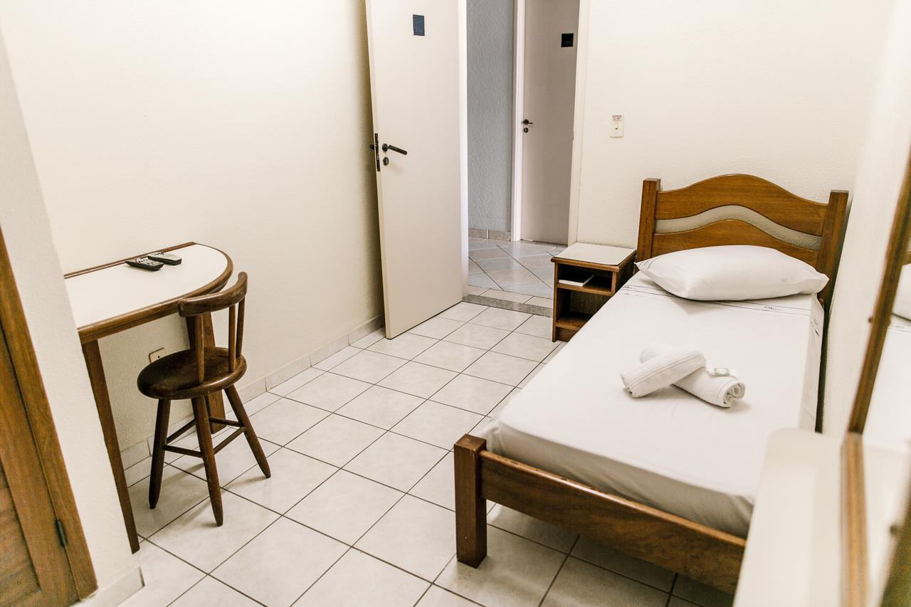 Hotel Oasis ฟลอเรียนอโปลิส ภายนอก รูปภาพ